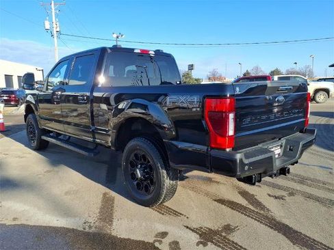 Certified 2022 Ford F250 Lariat w/ Black Appearance Package image 4