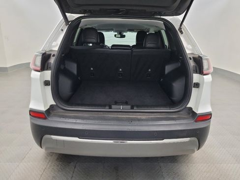 Used 2019 Jeep Cherokee Limited FWD image 29
