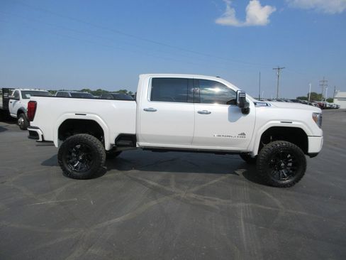 Certified 2020 GMC Sierra 2500 Denali w/ Denali Ultimate Package AWD/4WD image 4
