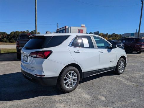 Used 2024 Chevrolet Equinox LT image 3