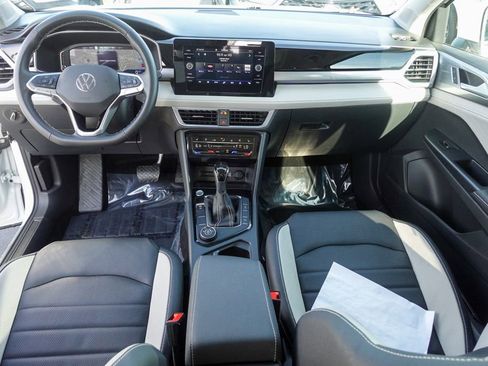 Certified 2025 Volkswagen Taos SEL image 28