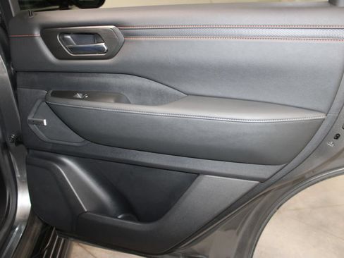 Used 2025 Nissan Armada PRO-4X AWD/4WD image 29