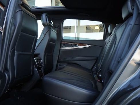 Used 2020 Lincoln Nautilus Reserve w/ Equipment Group 201A FWD image 32