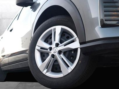 New 2025 Nissan Kicks Play S