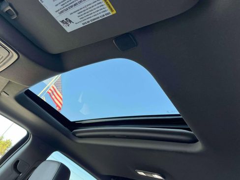 Used 2022 GMC Sierra 1500 SLT w/ SLT Premium Package image 35