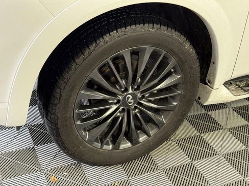 Used 2023 INFINITI QX80 Premium Select w/ All-Season Package image 10