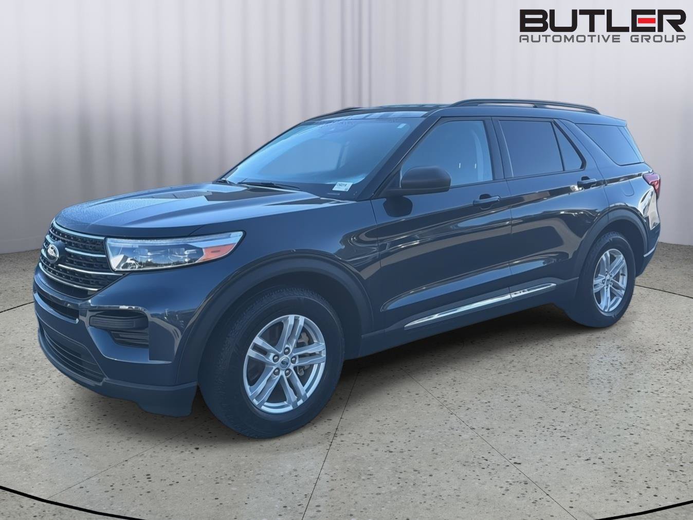 Certified 2024 Ford Explorer XLT RWD image 2
