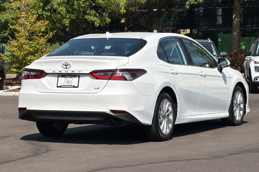 Used 2023 Toyota Camry LE FWD image 4