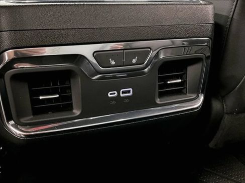Used 2024 Chevrolet Silverado 1500 High Country w/ High Country Premium Package AWD/4WD image 33