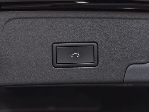 Used 2025 Volkswagen Atlas Cross Sport SE w/ Panoramic Sunroof Package FWD image 26