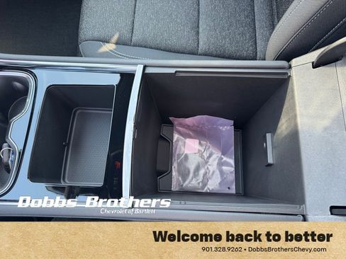 New 2026 Chevrolet Traverse LT w/ Sun and Wheel Package FWD image 17