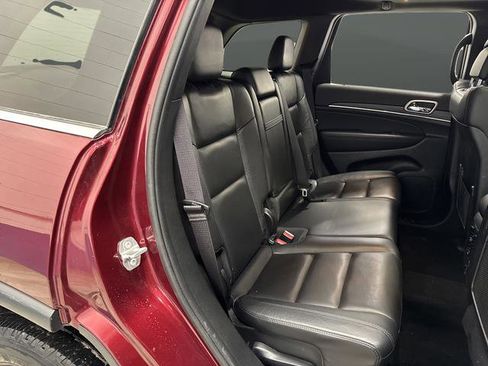 Used 2022 Jeep Grand Cherokee Limited image 32