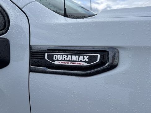 Used 2023 GMC Sierra 1500 AT4 w/ AT4 Premium Package AWD/4WD image 9