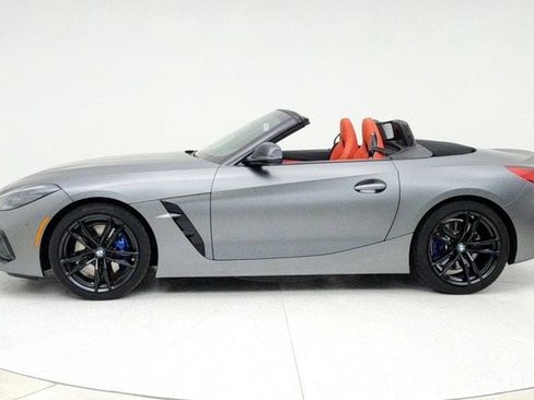 Used 2025 BMW Z4 M40i w/ Premium Package image 8
