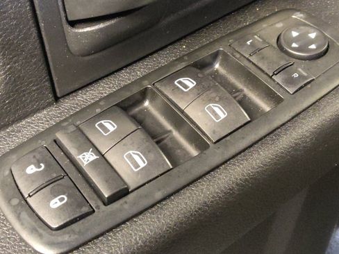 Used 2014 RAM 1500 Express RWD image 27