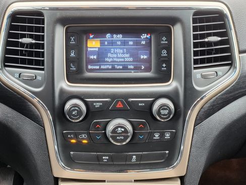 Used 2014 Jeep Grand Cherokee Laredo w/ Quick Order Package 23E AWD/4WD image 20
