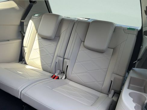 New 2026 Volkswagen Atlas SE FWD image 30