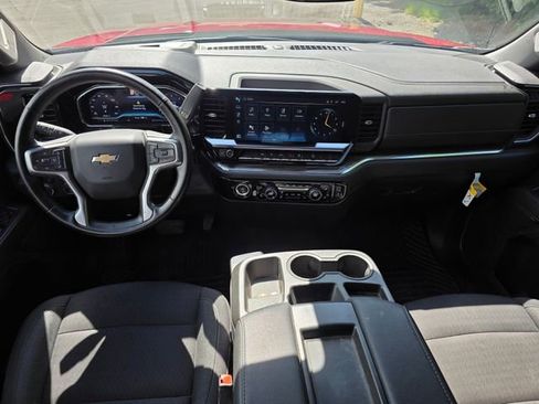 Used 2023 Chevrolet Silverado 1500 LT w/ Z71 Off-Road Package AWD/4WD image 10
