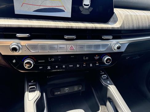 Used 2023 Kia Telluride EX w/ EX Captain's Chair Package AWD/4WD image 24