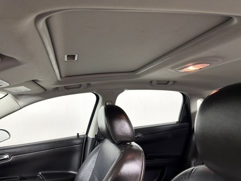 Used 2009 Chevrolet Impala LT FWD image 14