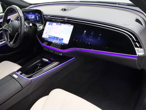 Used 2025 Mercedes-Benz E 350 Sedan image 39