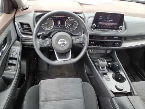 Used 2023 Nissan Rogue SV image 14