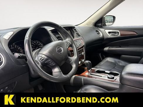 Used 2018 Nissan Pathfinder Platinum AWD/4WD image 10
