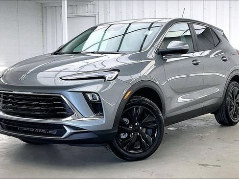 Certified 2024 Buick Encore GX Preferred AWD/4WD image 2