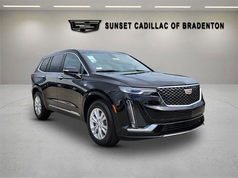 New 2025 Cadillac XT6 Luxury image 1