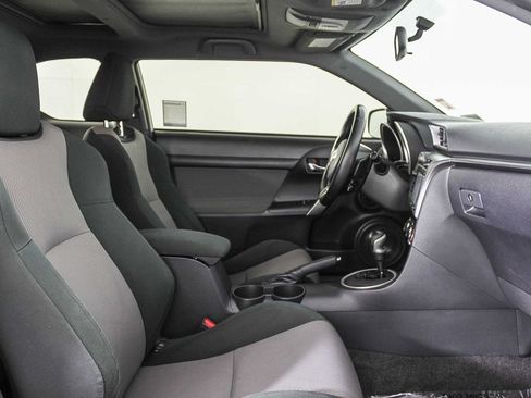 Used 2016 Scion tC image 17
