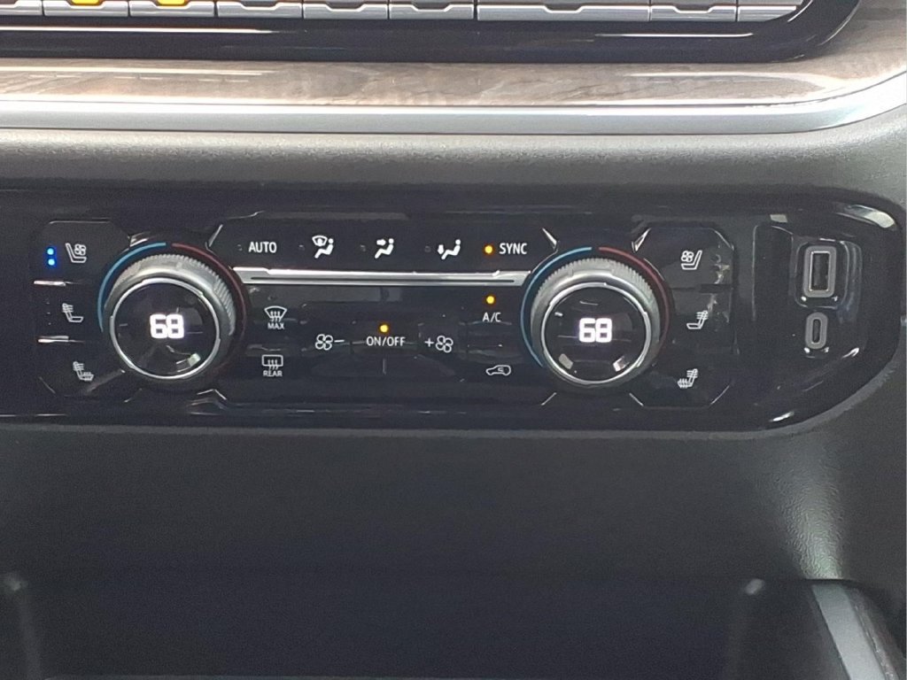Used 2024 Chevrolet Silverado 2500 LTZ w/ LTZ Convenience Package AWD/4WD image 24