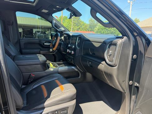 Used 2021 GMC Sierra 2500 AT4 w/ AT4 Premium Plus Package AWD/4WD image 14