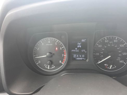 Used 2017 Nissan Titan S image 14