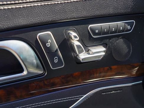 Used 2013 Mercedes-Benz SL 550 image 22