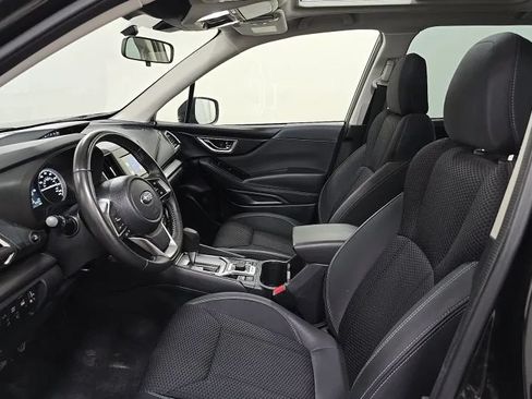 Used 2023 Subaru Forester Premium AWD/4WD image 5