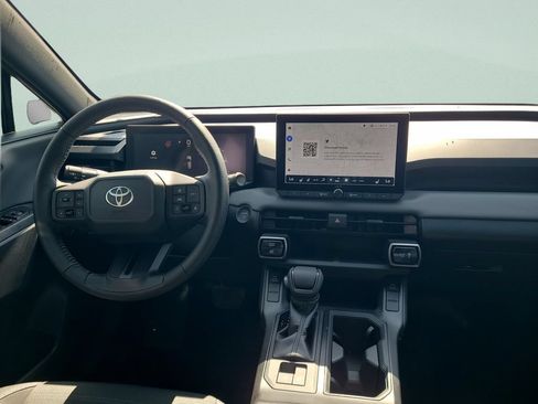 Used 2026 Toyota RAV4 SE w/ Convenience Package FWD image 10