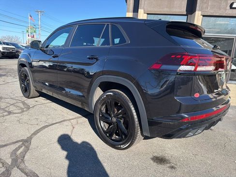 Used 2025 Volkswagen Atlas Cross Sport SEL R-Line AWD/4WD image 8