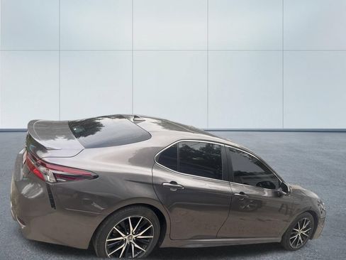 Used 2022 Toyota Camry SE w/ Convenience Package FWD image 13