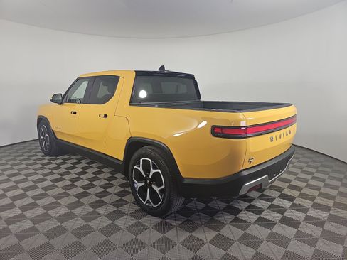Used 2023 Rivian R1T Adventure image 3