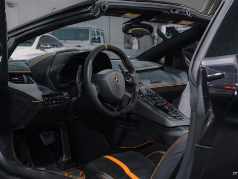 Used 2021 Lamborghini Aventador SVJ image 16