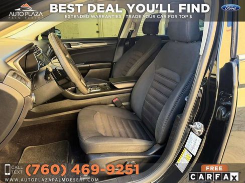 Used 2017 Ford Fusion SE w/ Fusion SE Technology Package FWD image 6