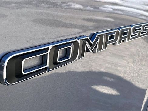 Used 2023 Jeep Compass Latitude w/ Sun and Sound Group image 10