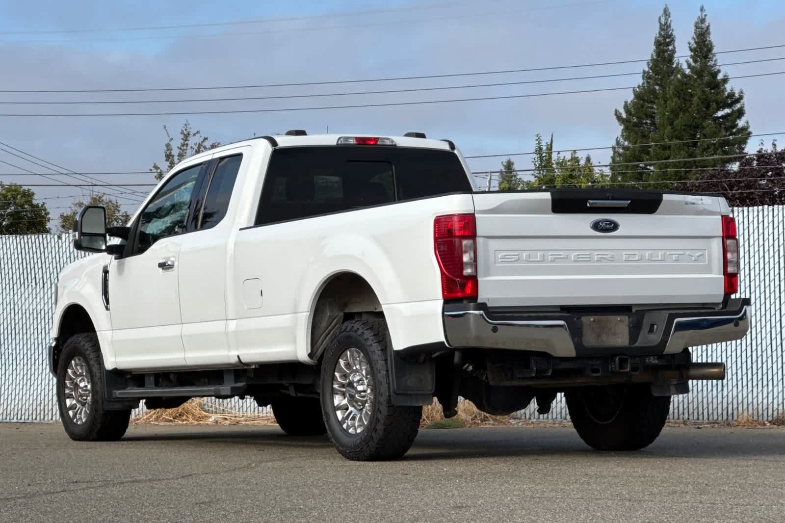 Used 2021 Ford F250 XLT w/ XLT Premium Package AWD/4WD image 5