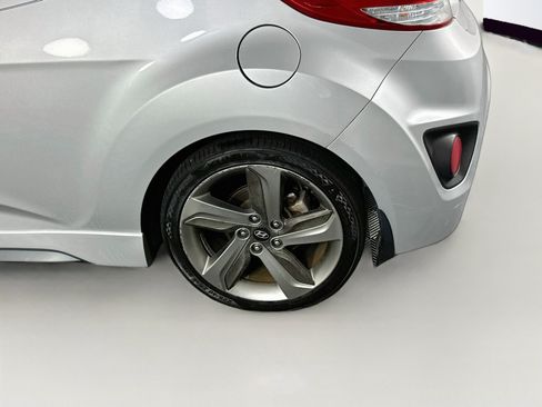 Used 2015 Hyundai Veloster Turbo FWD image 11