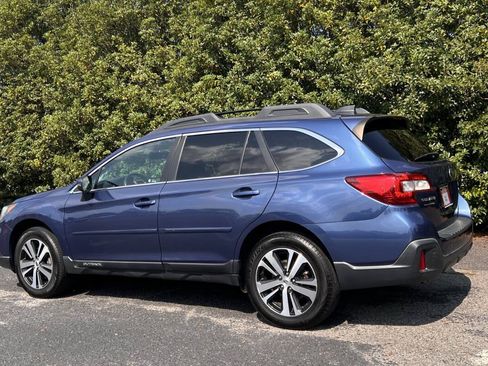 Used 2019 Subaru Outback 2.5i Limited AWD/4WD image 5