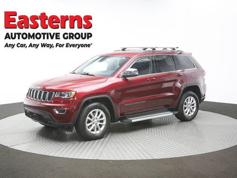 Used 2021 Jeep Grand Cherokee Laredo w/ Security & Convenience Group AWD/4WD image 56
