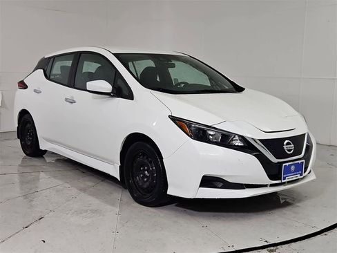 Used 2022 Nissan Leaf S image 8