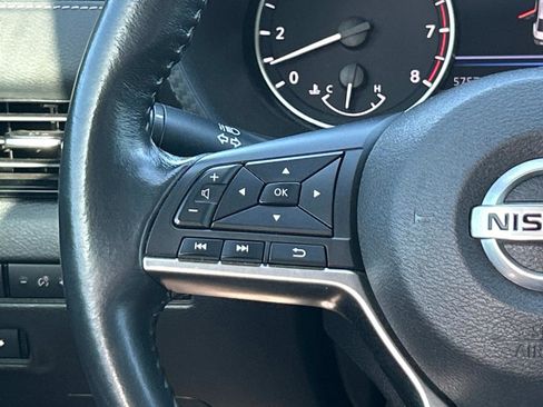 Used 2022 Nissan Sentra SV image 9