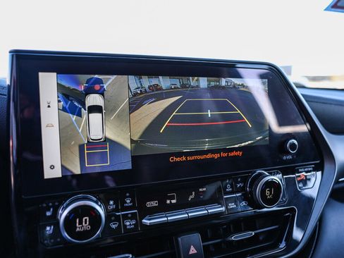 Certified 2025 Toyota Highlander Limited image 16