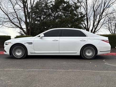 Used 2021 Genesis G90 3.3T Premium image 6